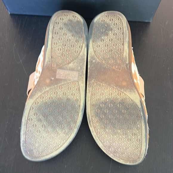 Donald J. Pliner Fiona Bone/Natural Clogs - Picture 5 of 7